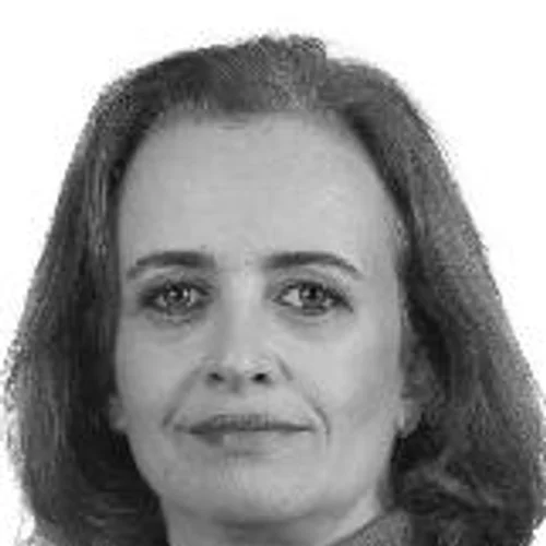 Claudia Professora
