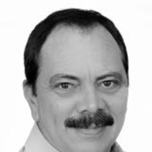 Dr. Alvaro Cabral