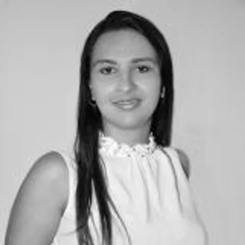ALINE MOURA