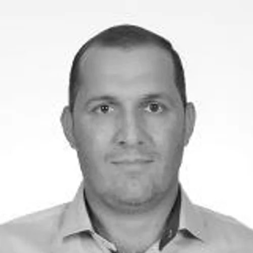 Dr Rafael Pavei