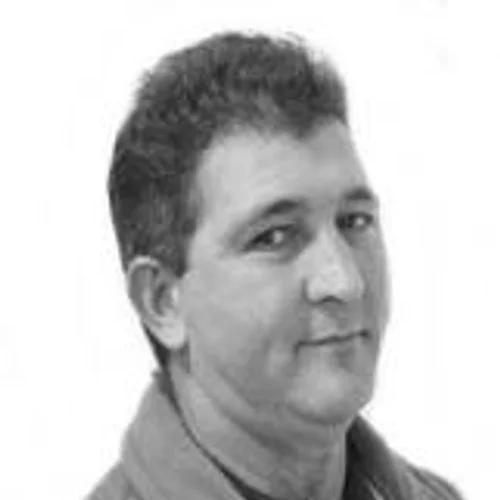 ZÉ MOURA