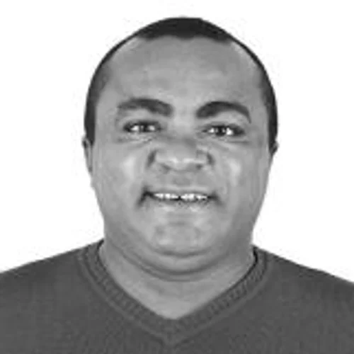 PROFESSOR ROBERTO