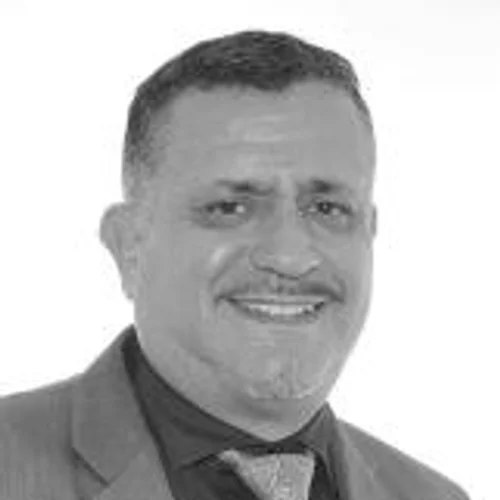 DR. CARLOS MACHADO