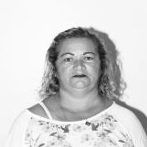 SOLANGE DE CORRAL DO MEIO