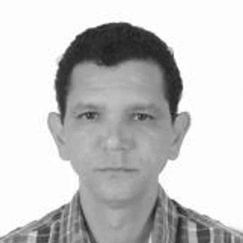 ALEX TAPECEIRO