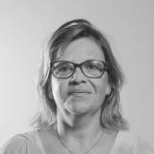CLAUDIA B COELHO