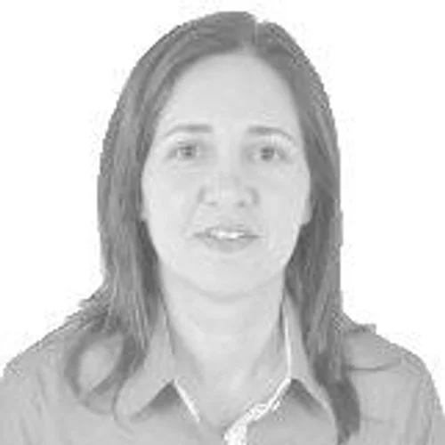PAULINHA TAVARES