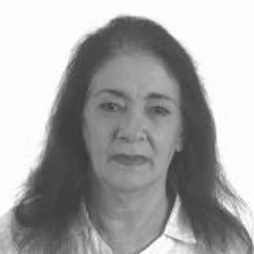 Beth Alvarenga