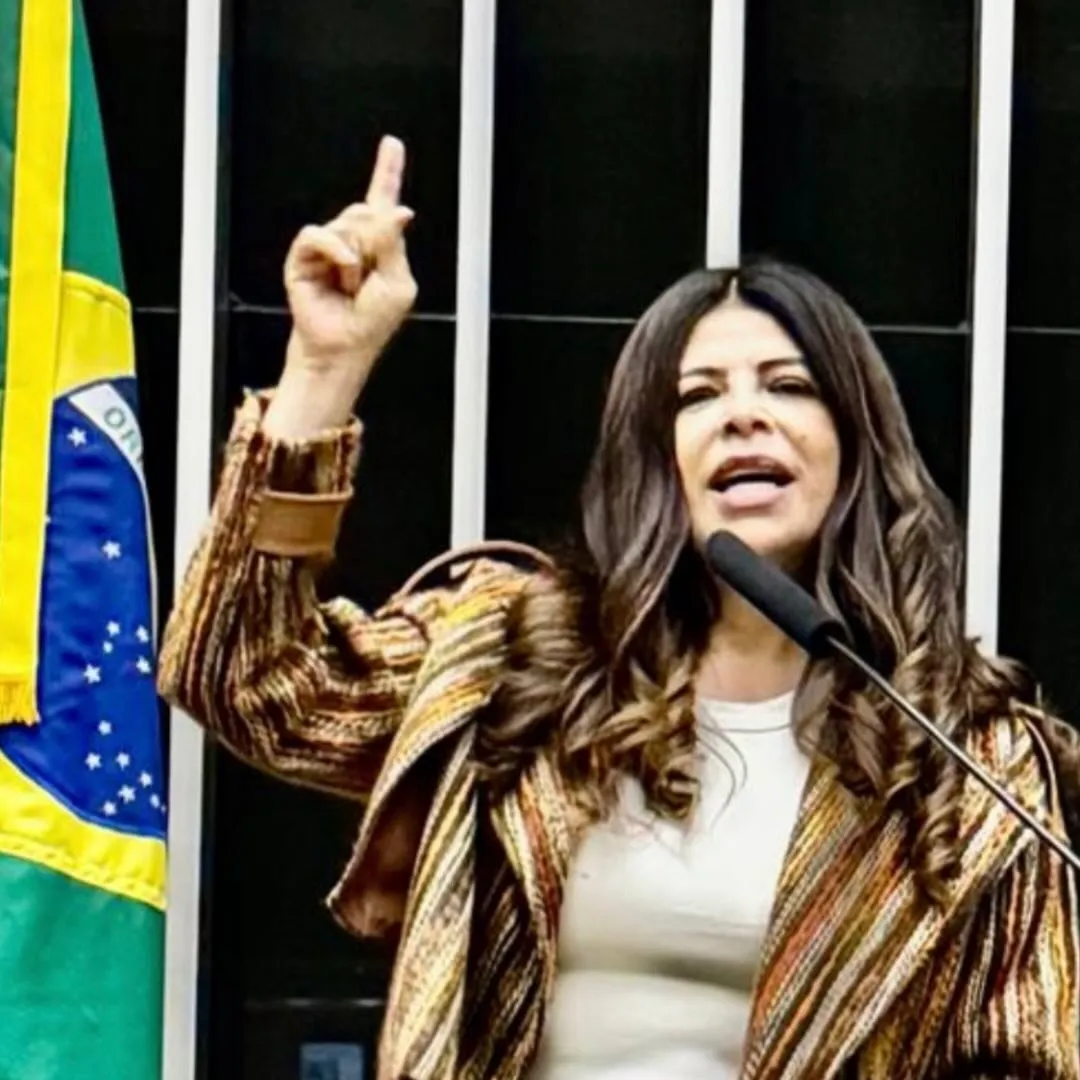 ANTÔNIA LUCIA
