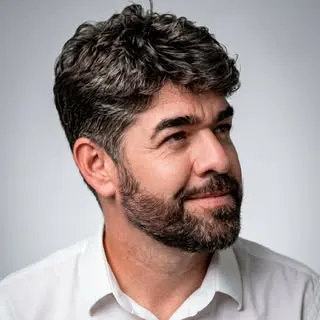 ZÉ VITOR