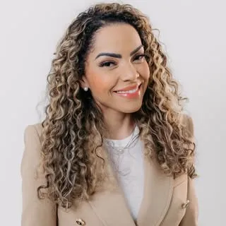 SUÉLLEN ROSIM