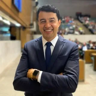 CARLOS CEZAR